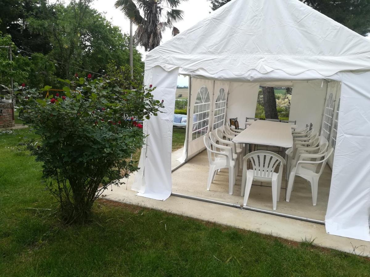 Bed and Breakfast Il Melo Rosa San Costanzo Zewnętrze zdjęcie